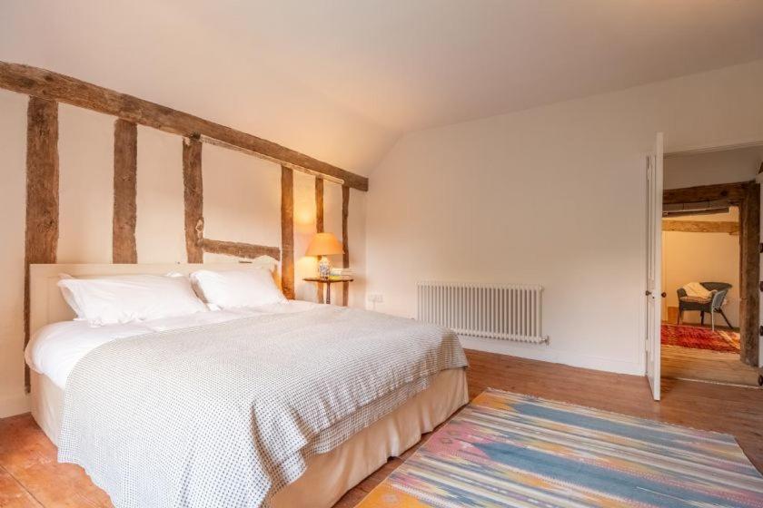 River House Kersey Экстерьер фото